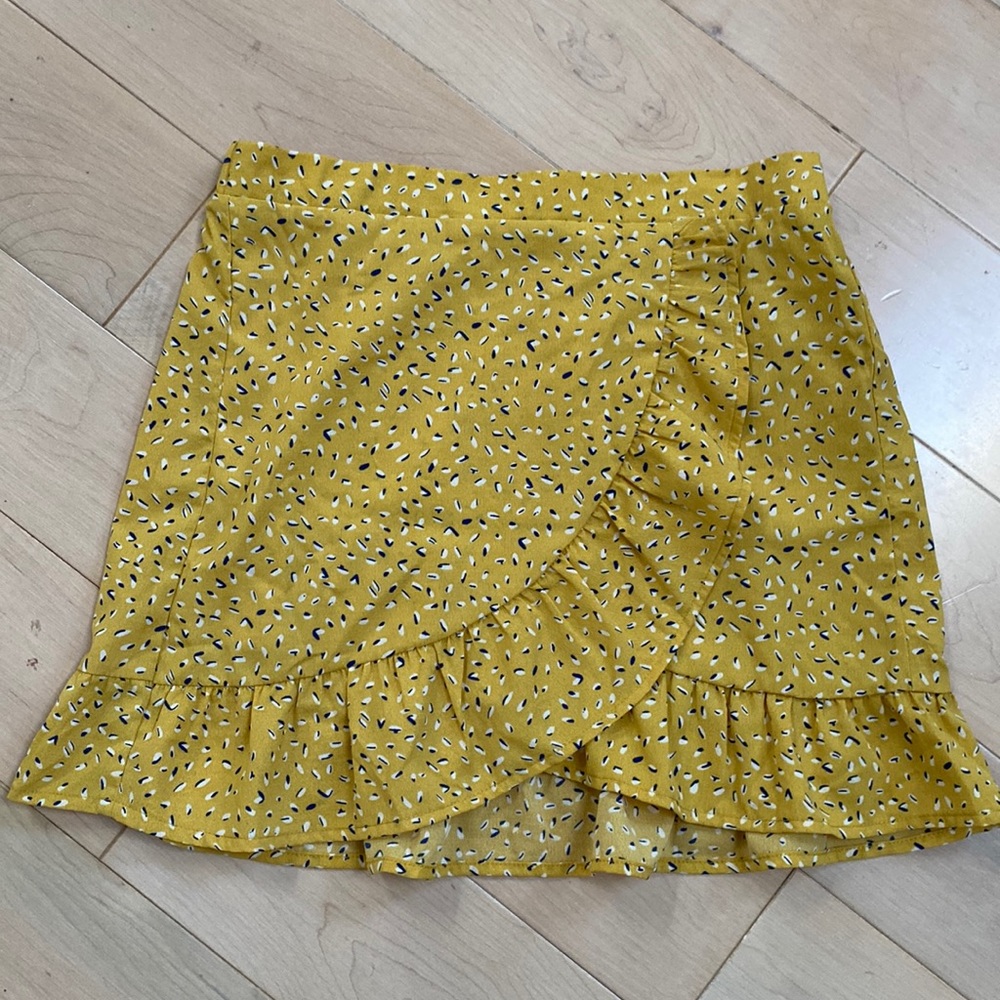 PM Loving girls yellow ruffle skirt